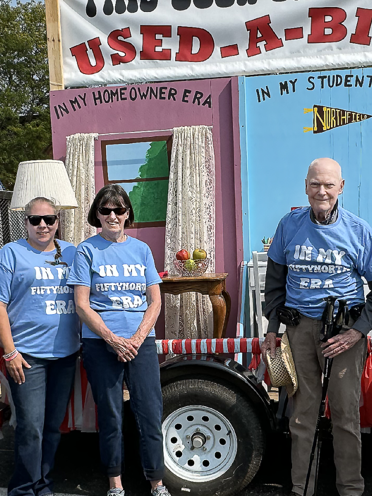 Parade float for Used-a-Bit Shoppe 2024